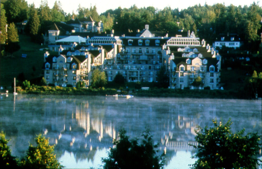 Hotel Le Chantecler Sainte-Adèle Exterior foto